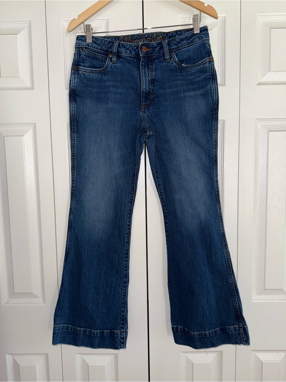 Wrangler boot cut high rise Jean size 30/L29 - Picture 2 of 12